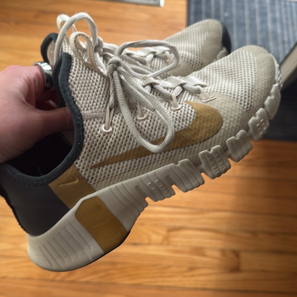 Nike Women's Sneakers in Gold and Black